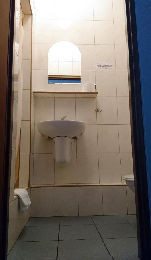 Przedborz Dom Weselny Wenus Pokoje Hotelowe מראה חיצוני תמונה
